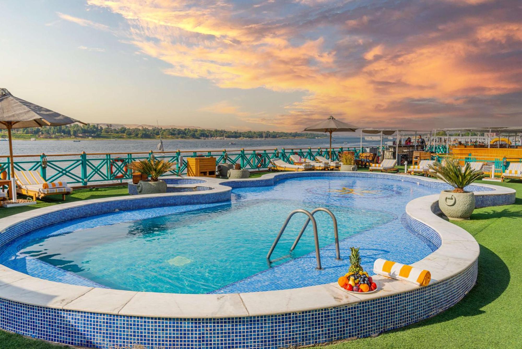 Hotel Sonesta Moon Goddess Cruise - From Aswan To Luxor - 03 & 07 Nights Every Friday Zewnętrze zdjęcie